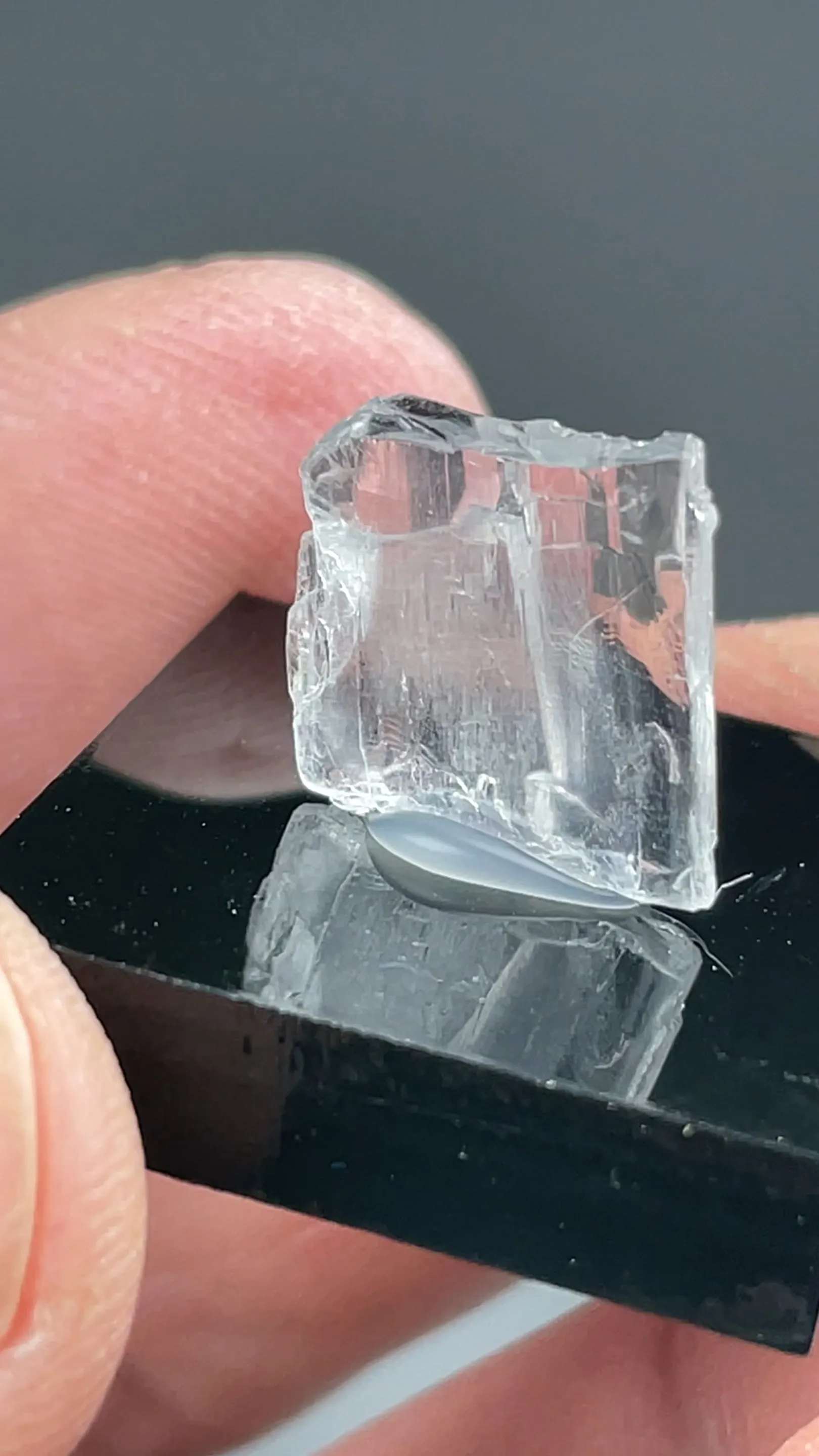 Hambergite - image 2