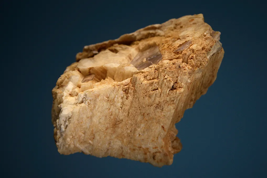 Hambergite - image 3