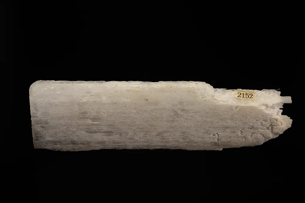 Hambergite - image 3