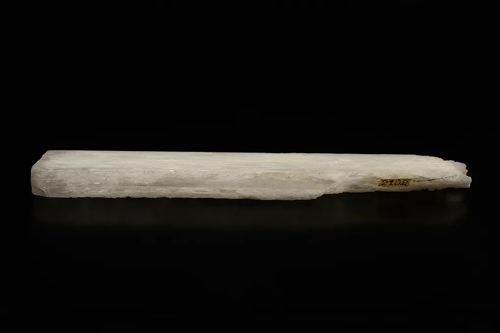 Hambergite - image 4