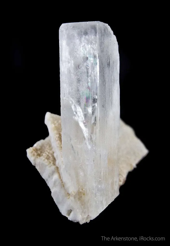 Hambergite on Albite - image 4