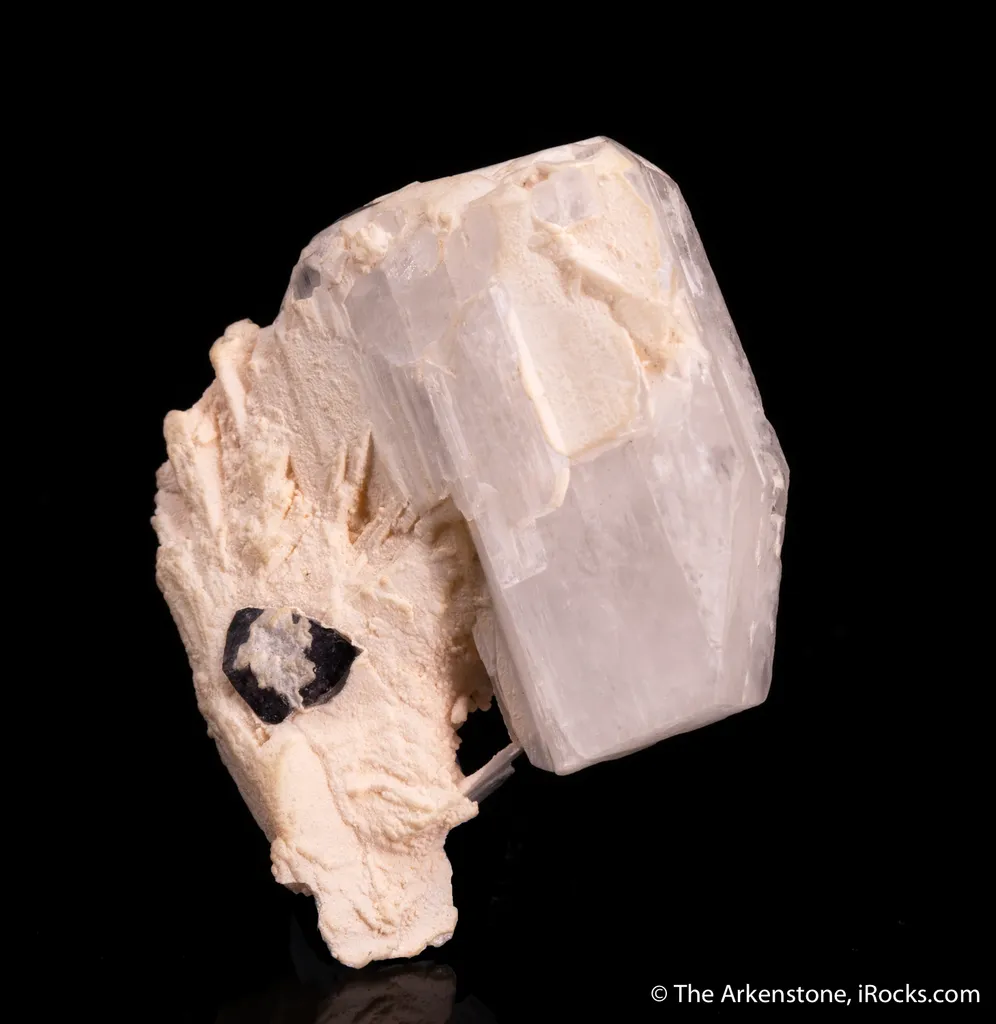 Hambergite (twinned) image