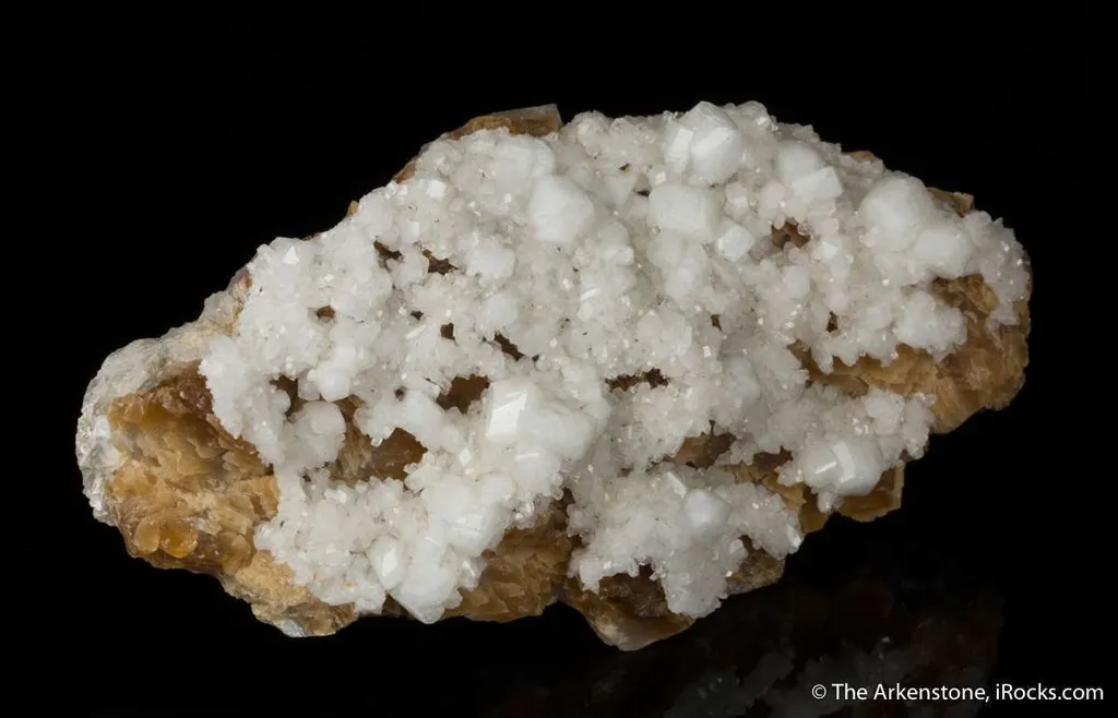 Harmotome on Calcite - image 7