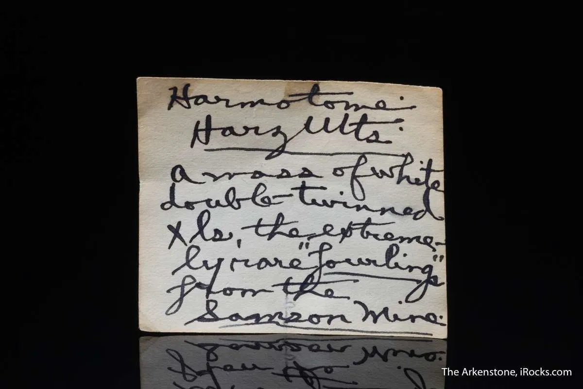 Harmotome (twinned) - image 2