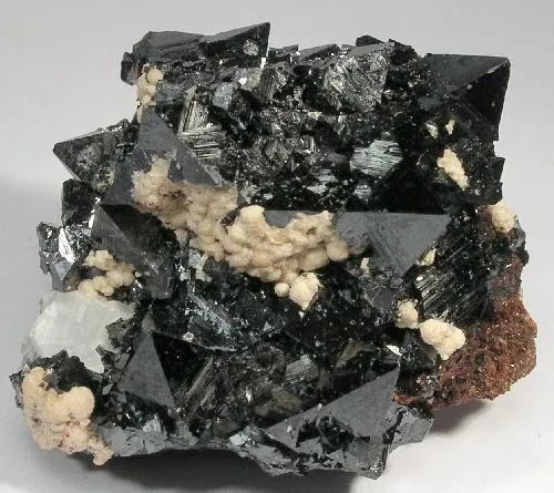 Hausmannite, Calcite, Andradite, Baryte image