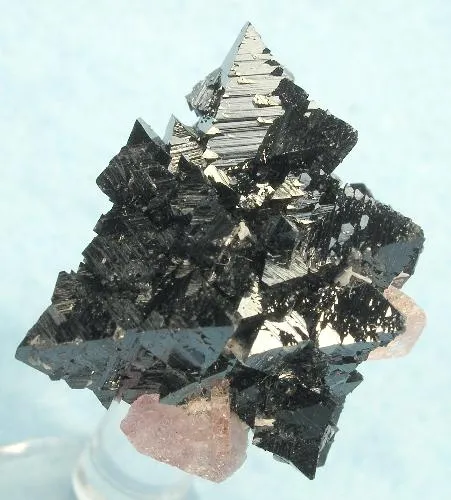 Hausmannite, Datolite image