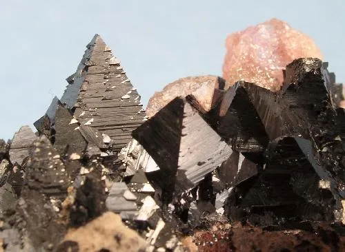 Hausmannite, Datolite - image 2