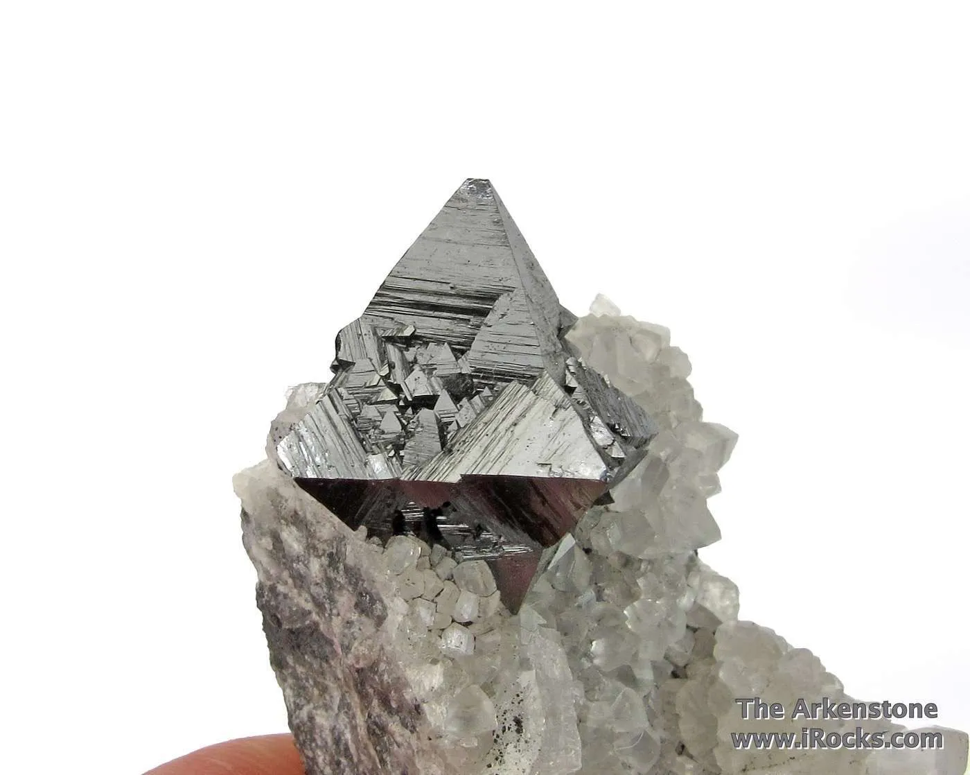 Hausmannite on Calcite - image 3