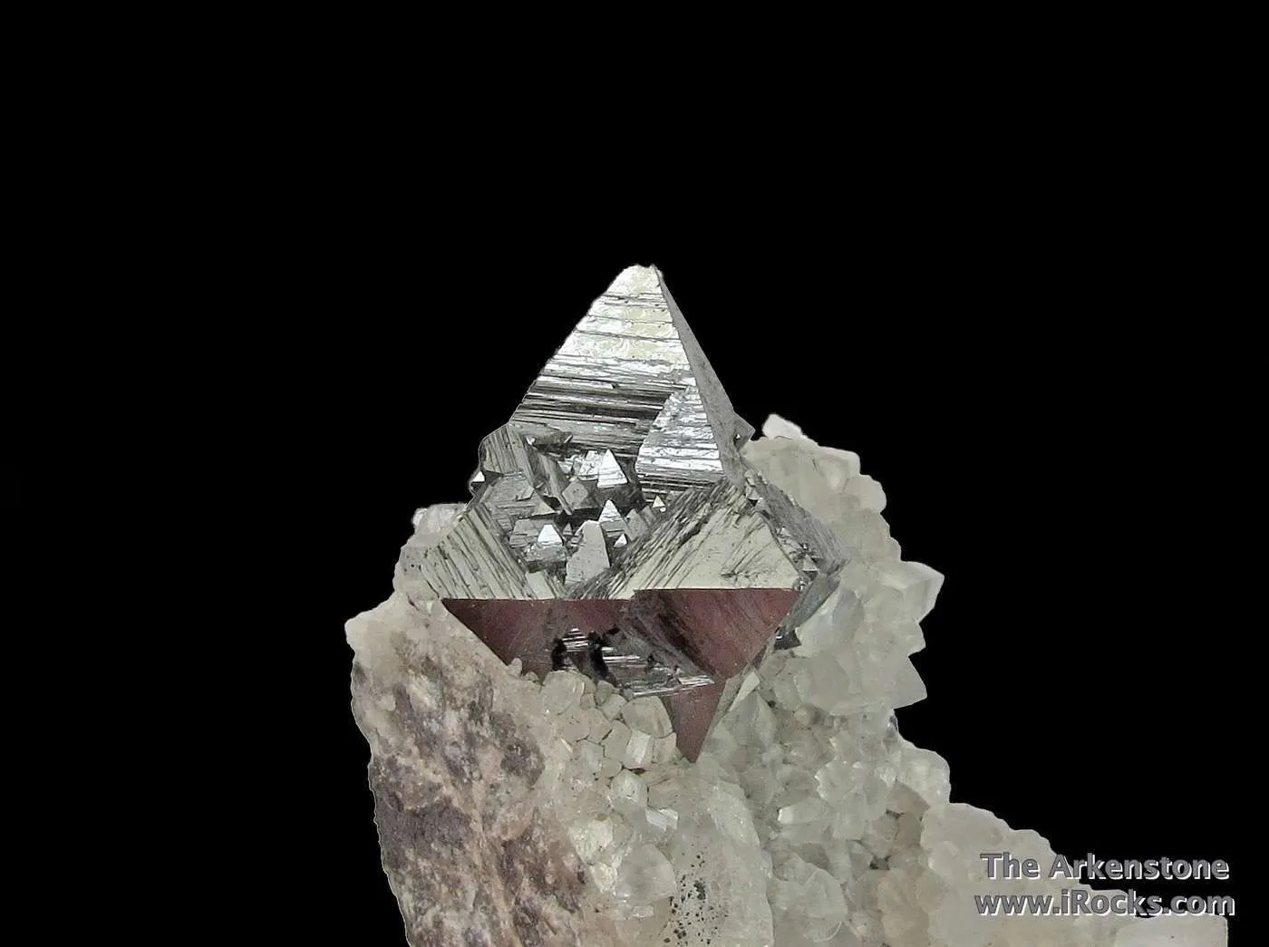Hausmannite on Calcite - image 5