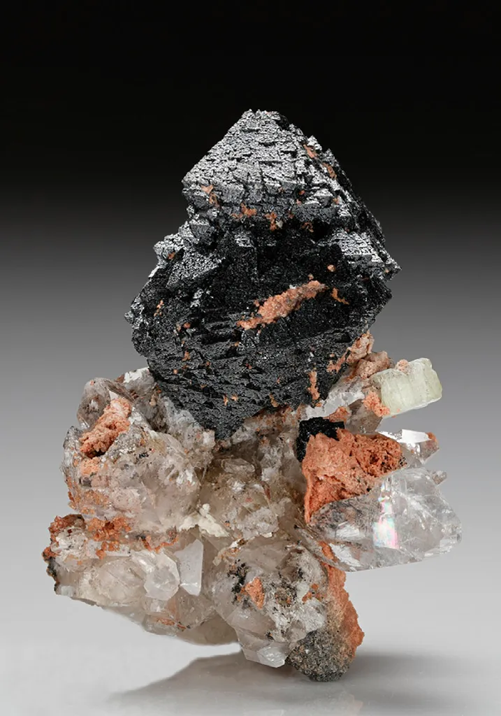 Hausmannite with Calcite image