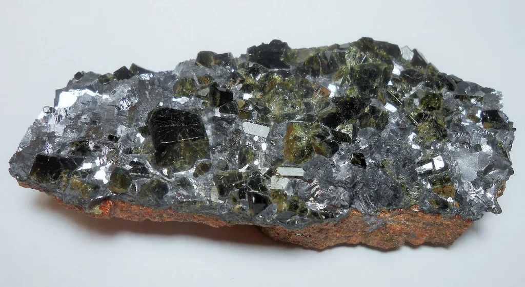 Hedenbergite image