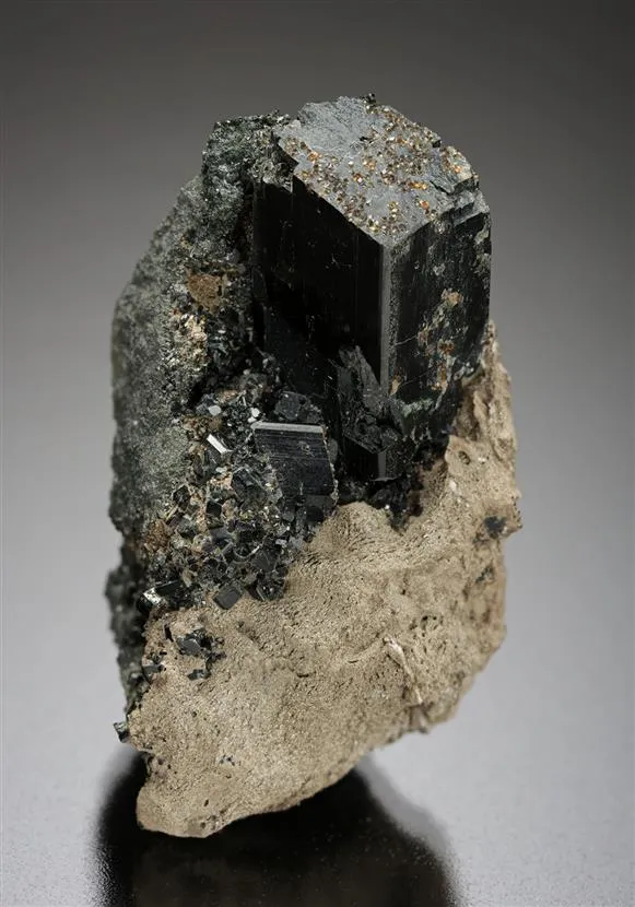 Hedenbergite image