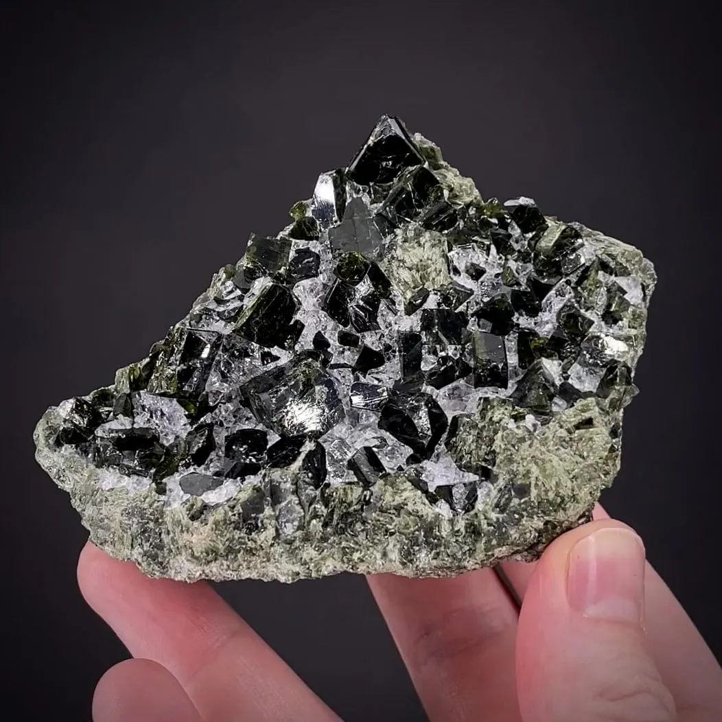 Hedenbergite - image 1