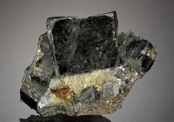 Hedenbergite - image 1