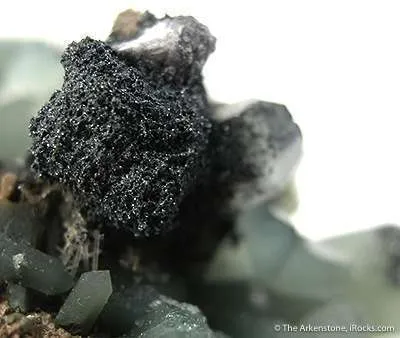 Hedenbergite-Included Quartz With Hematite - image 2