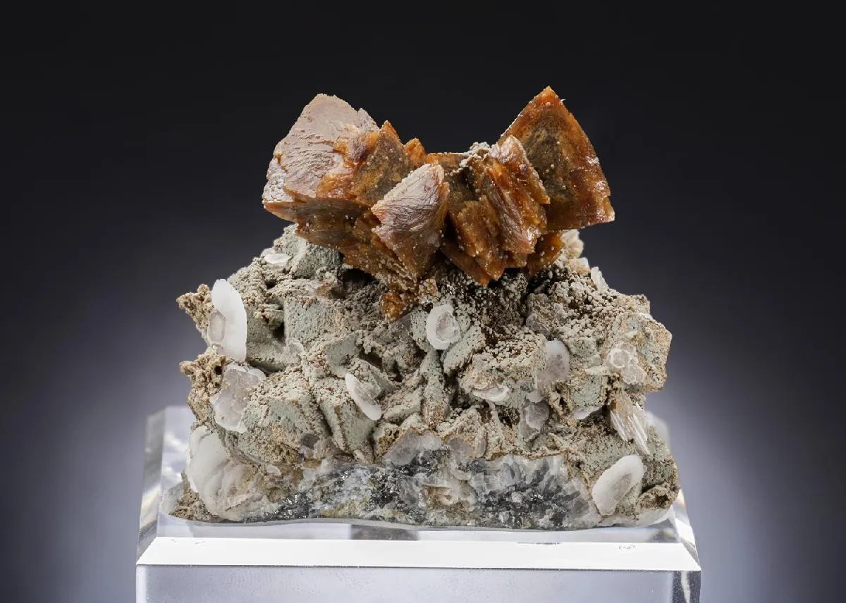 HELVINE with Calcite - image 1