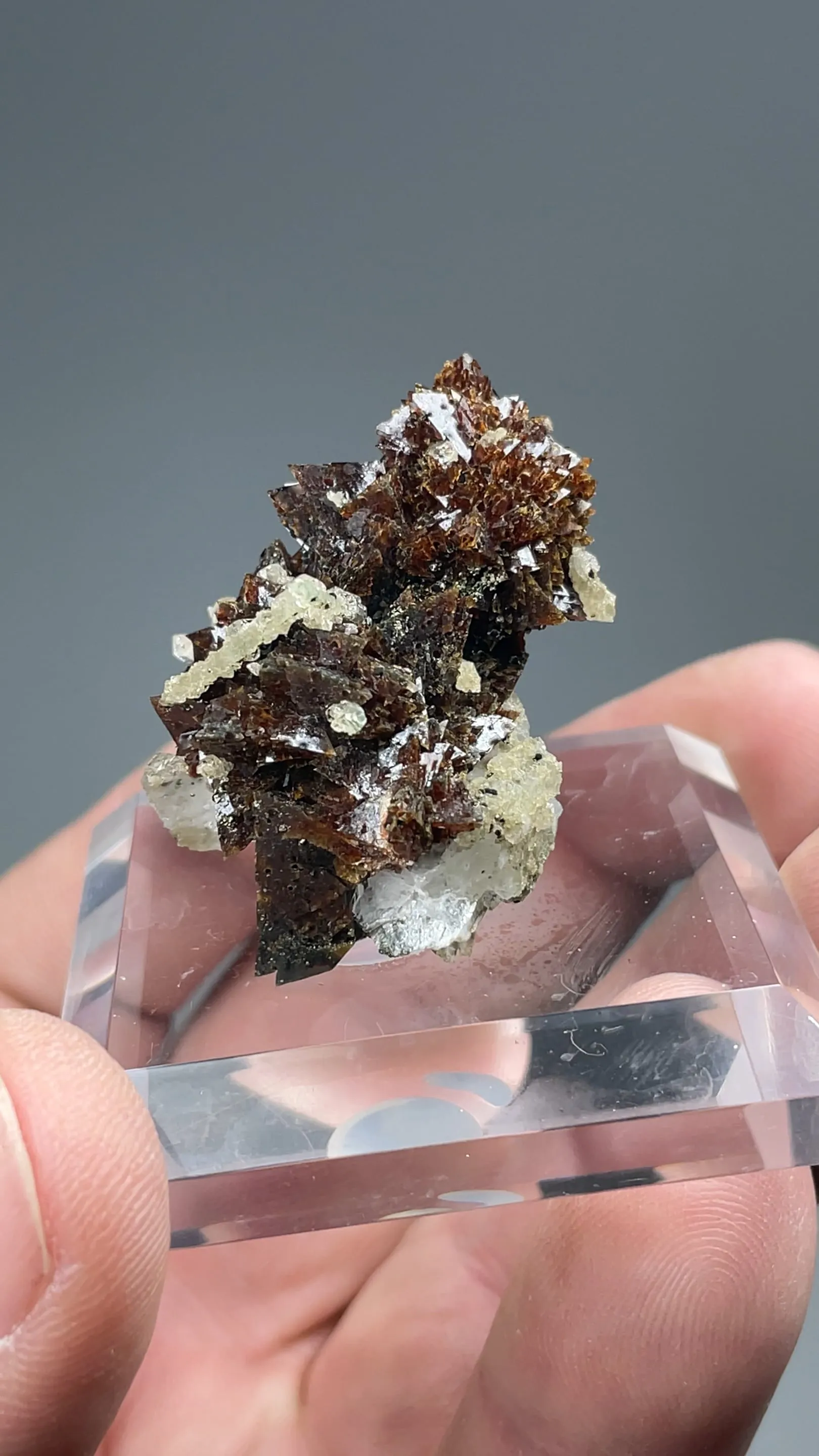Helvite-Genthelvite with Quartz - image 2