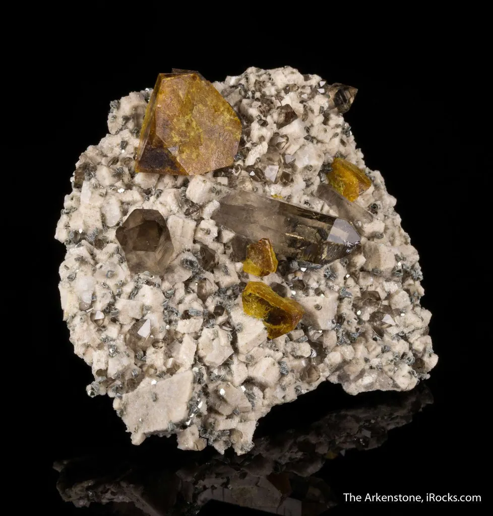 Helvite on Microcline with Quartz - image 4