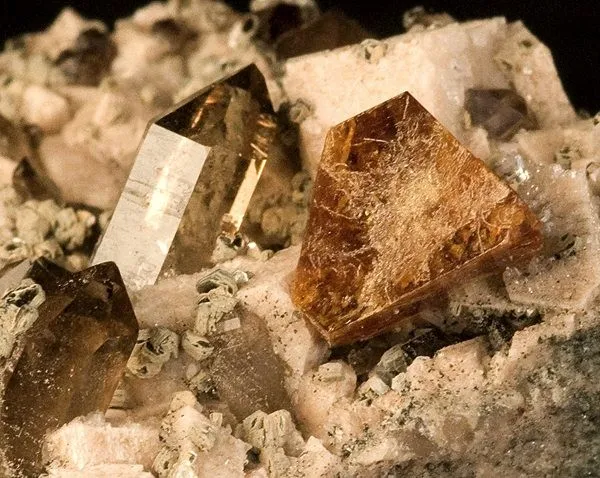 Helvite, Quartz (Var: Smoky Quartz), Feldspar Group - image 2