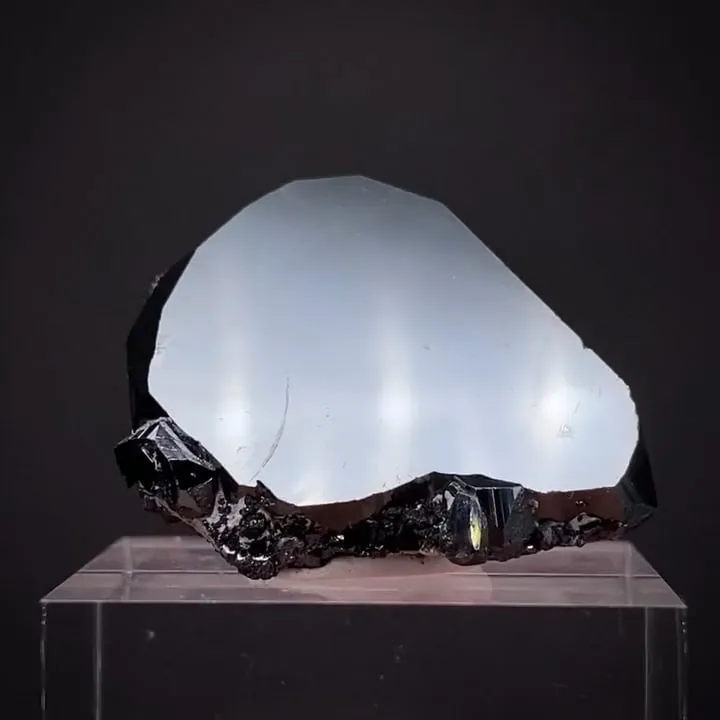 Hematite - image 2