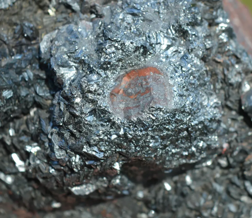 Hematite 1323 grams - Saphoz, Esmoulières, Faucogney-et-la-Mer, Haute-Saône, France - image 5