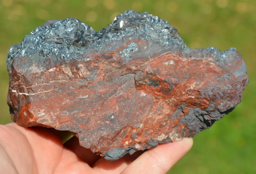 Hematite 1323 grams - Saphoz, Esmoulières, Faucogney-et-la-Mer, Haute-Saône, France - image 6