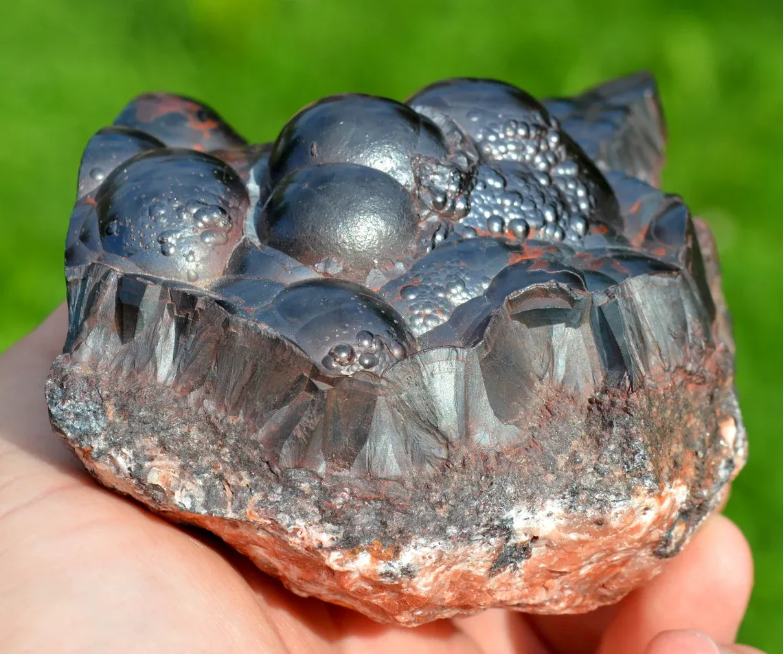 Hematite 1578 grams - Irhoud Mine, Youssoufia Province, Marrakesh-Safi Region, Morocco - image 7