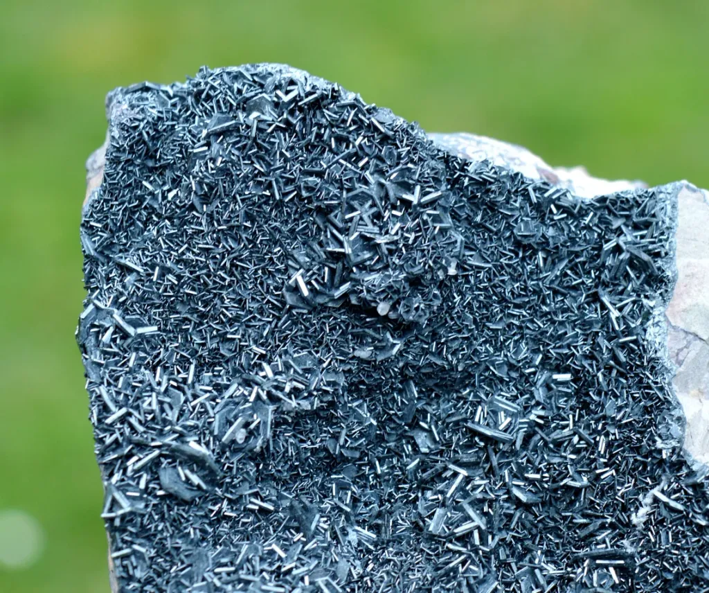 Hematite 1730 grams - Stahlberg Mt., Rimbach-près-Masevaux, Alsace, France - image 2