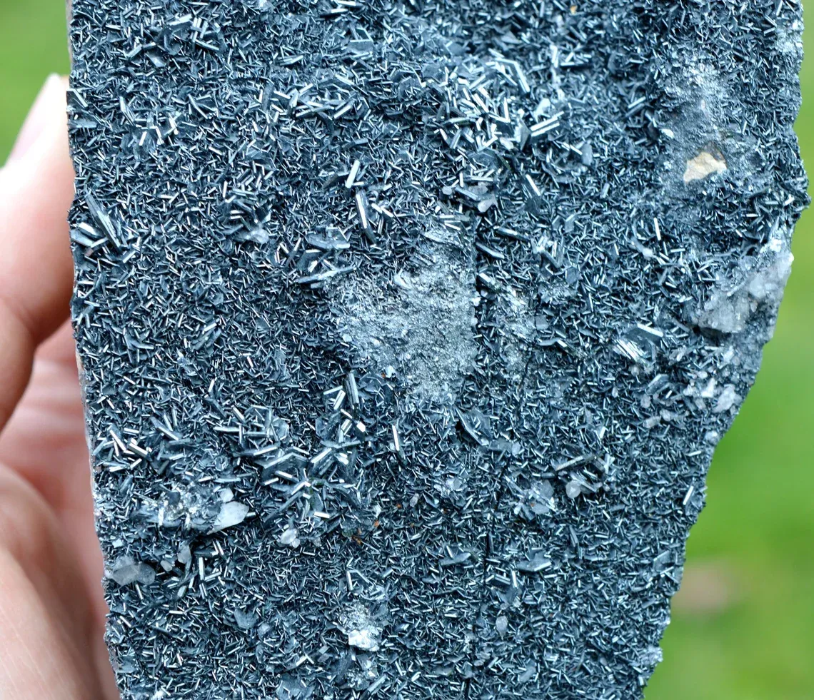 Hematite 1730 grams - Stahlberg Mt., Rimbach-près-Masevaux, Alsace, France - image 4