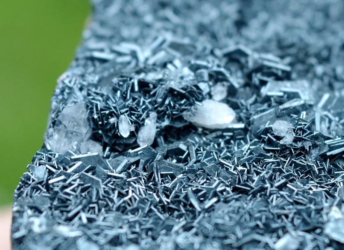 Hematite 1730 grams - Stahlberg Mt., Rimbach-près-Masevaux, Alsace, France - image 7