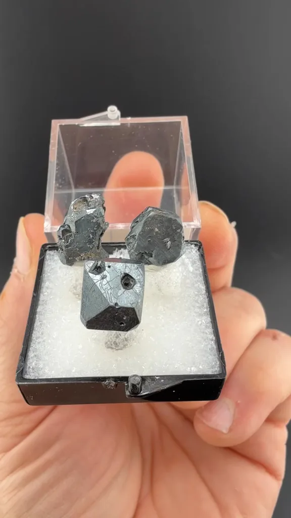 Hematite - image 2