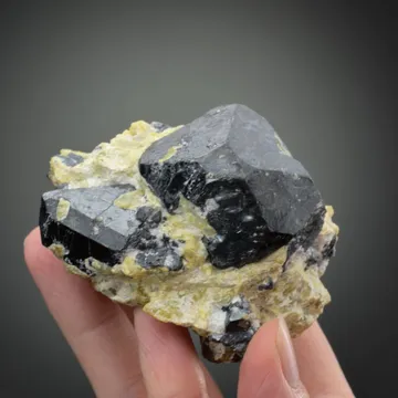 Hematite after Ilmenite in LIZARDITE