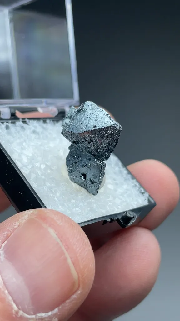Hematite after Magnetite - image 2