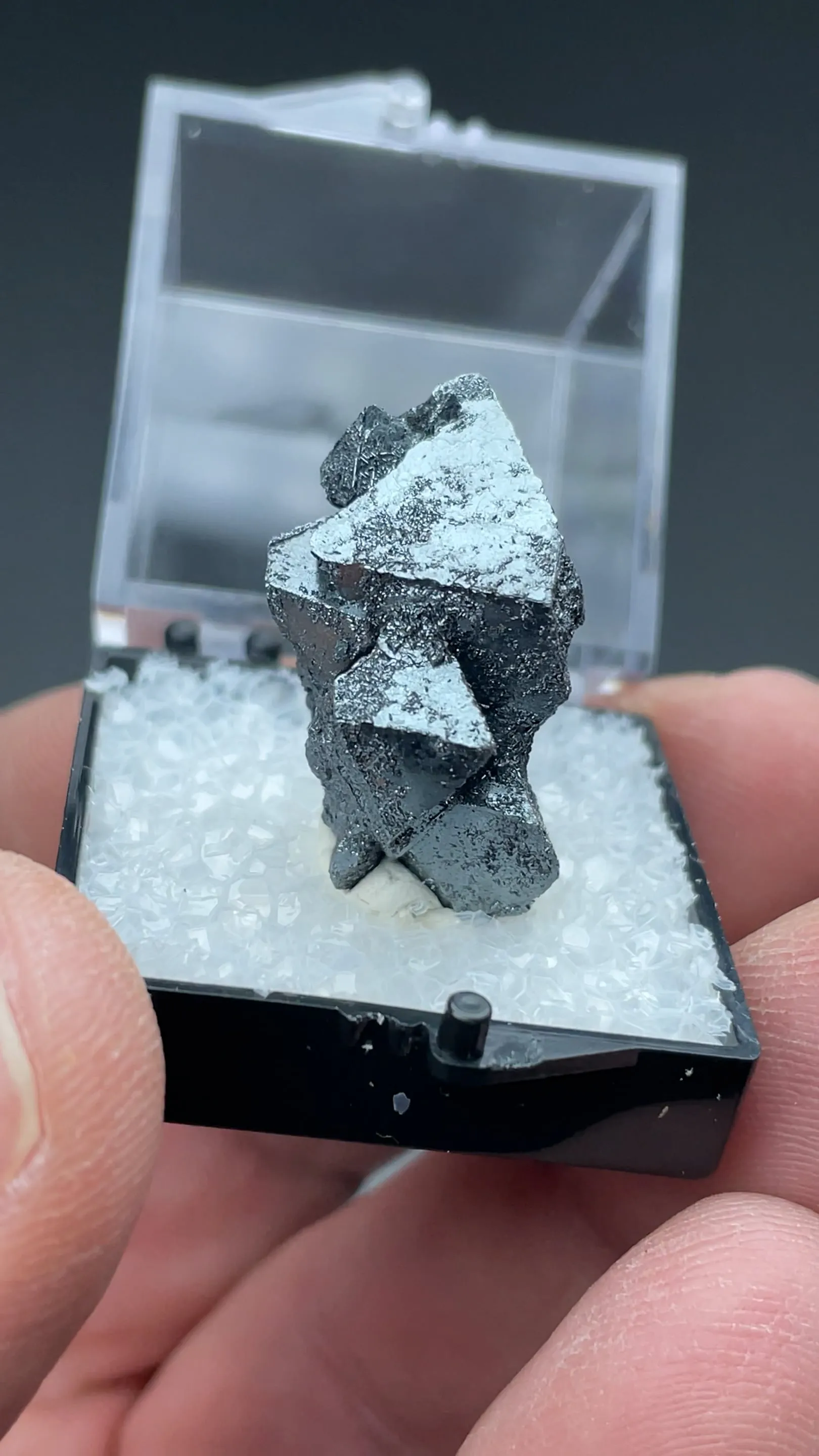 Hematite after Magnetite - image 2