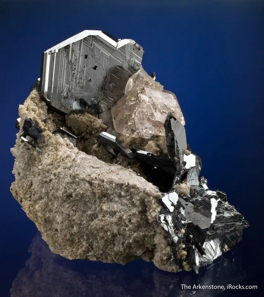 Hematite and Quartz on Granite - image 2