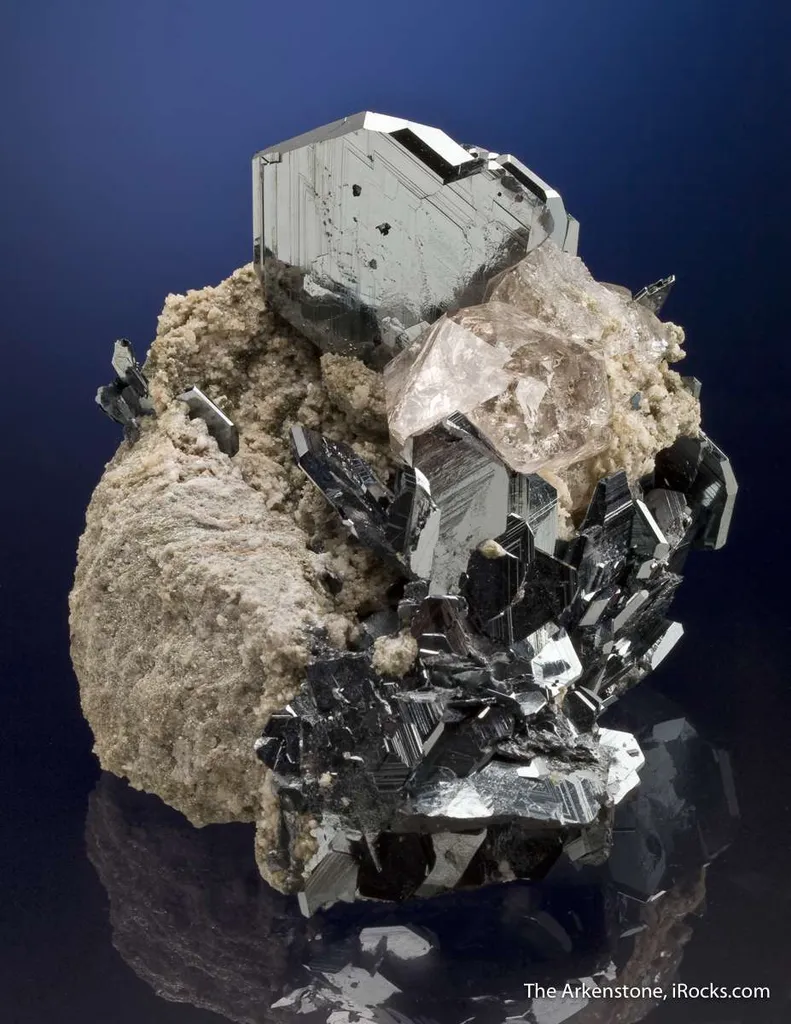Hematite and Quartz on Granite - image 5