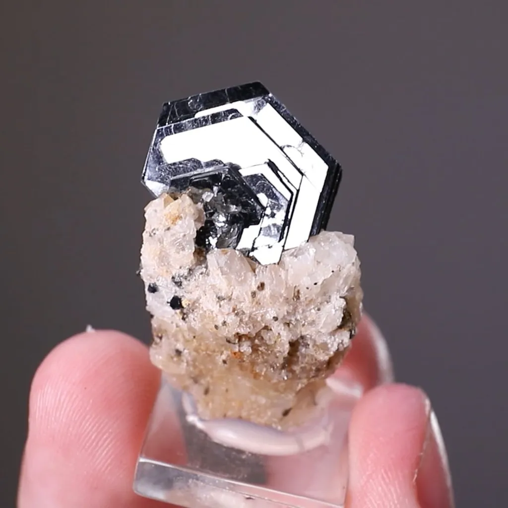Hematite - image 2