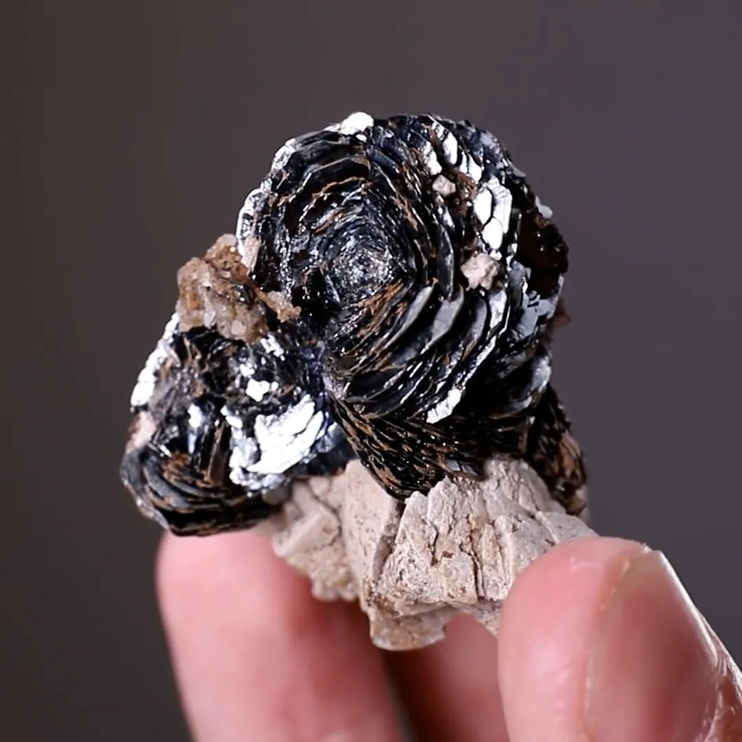 Hematite on Albite - image 2