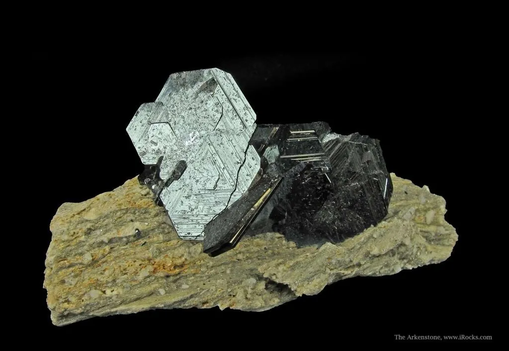 Hematite on Granite - image 4