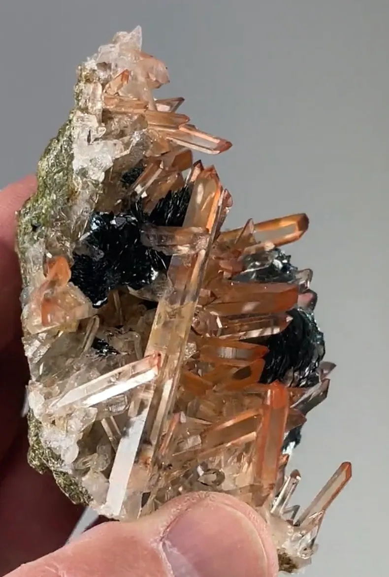 Hematite, Quartz - image 4
