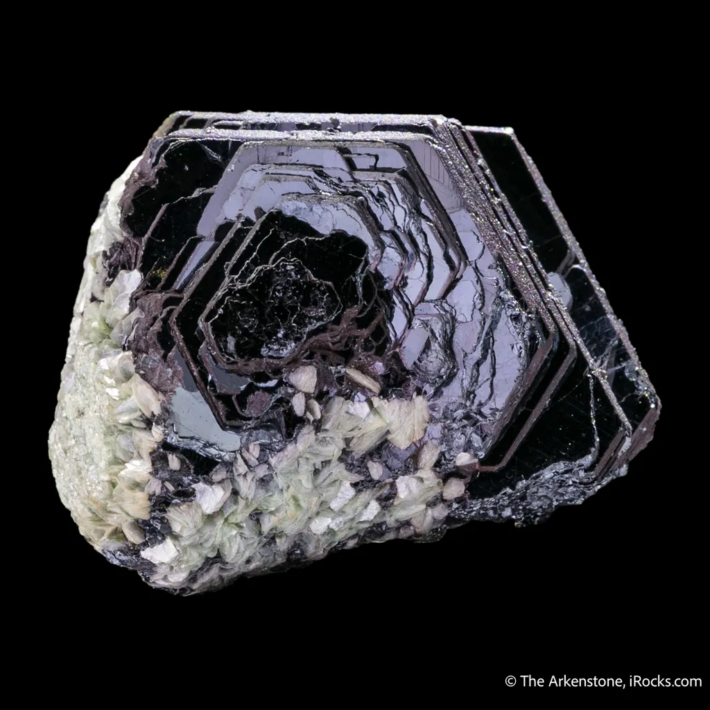 Hematite Rose with Muscovite - image 3