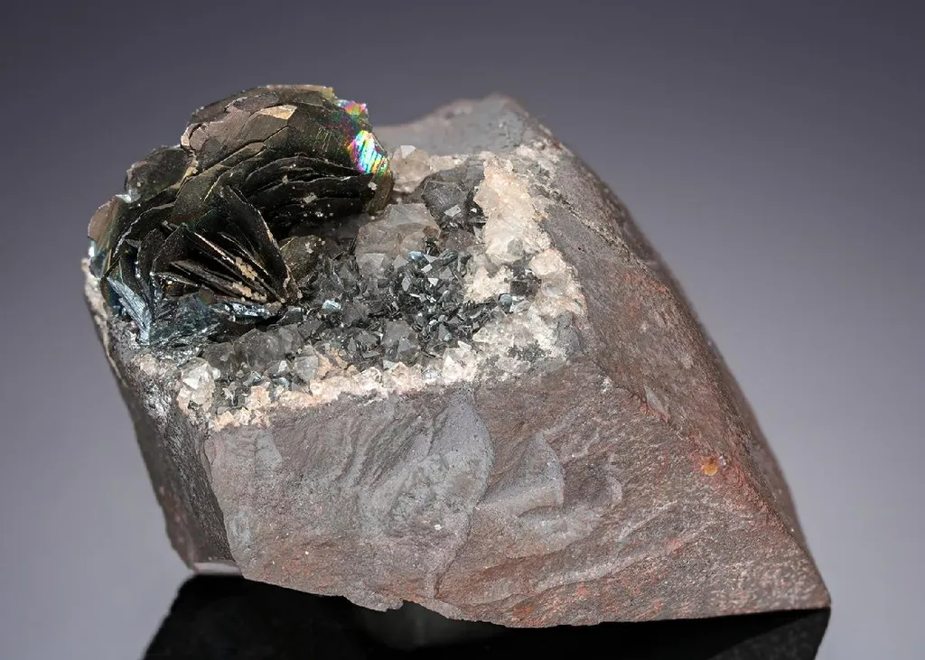 Hematite (SPECULARITE) with Quartz image