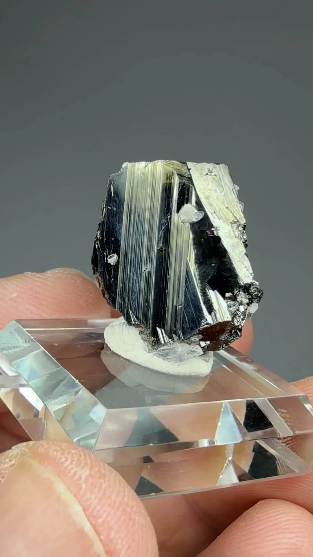 Hematite with Calcite - image 2