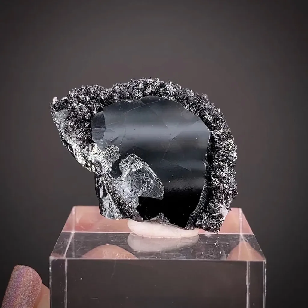 Hematite with Hausmannite - image 2