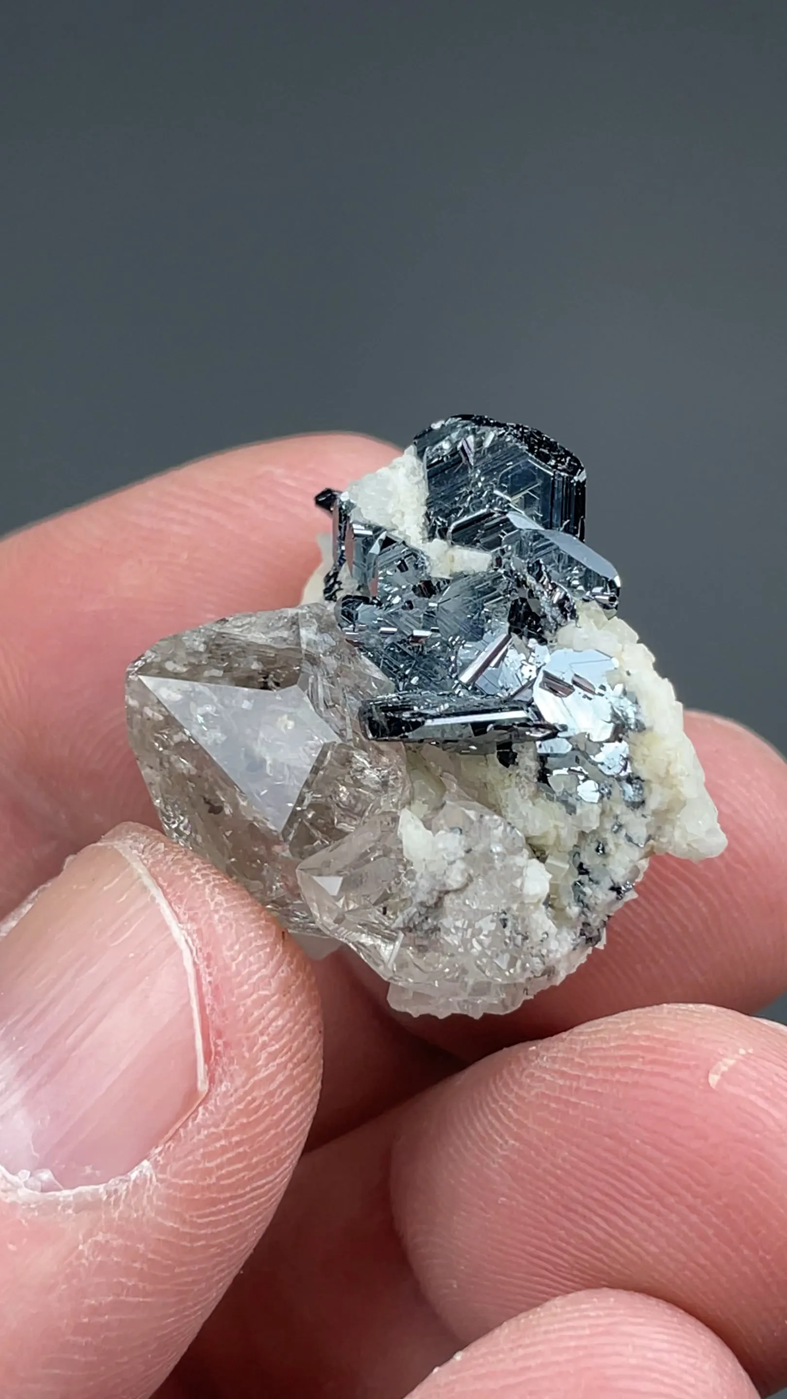 Hematite with Quartz - image 2