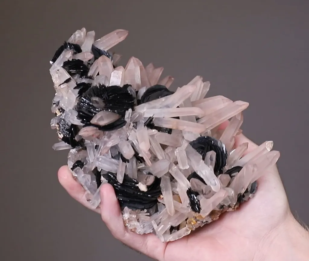 Hematite with Quartz - image 2