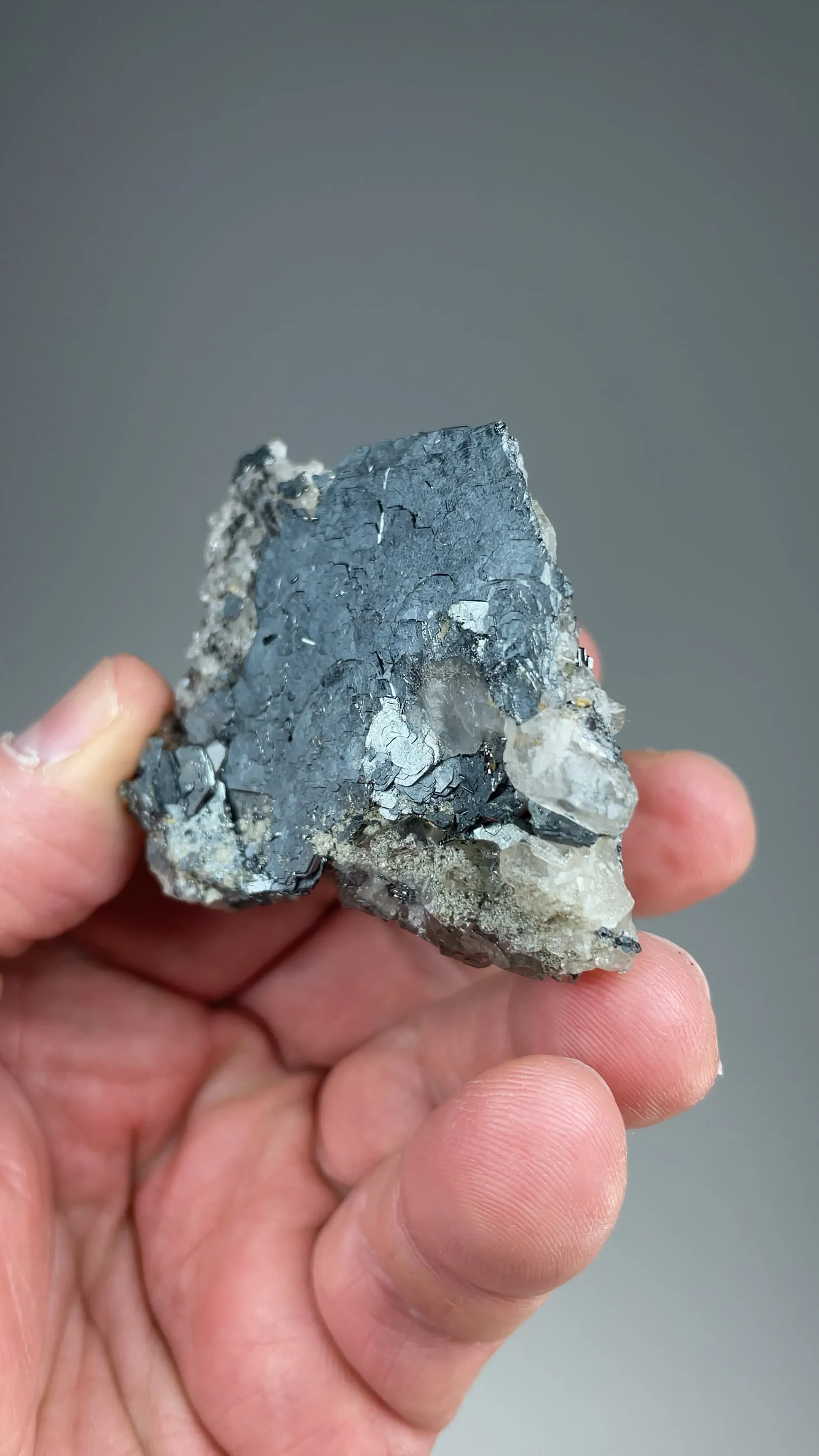 Hematite with Quartz - image 2