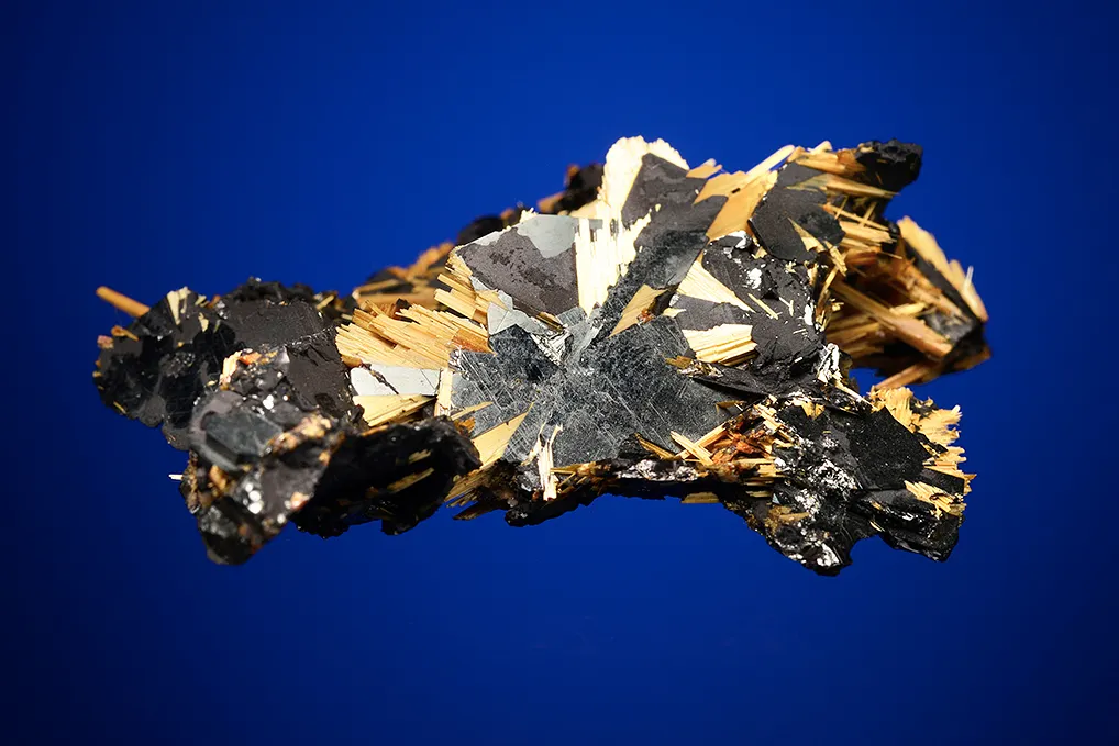 Hematite with Rutile - image 5