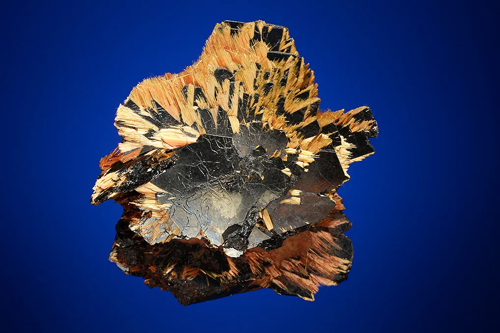 Hematite with Rutile - image 3