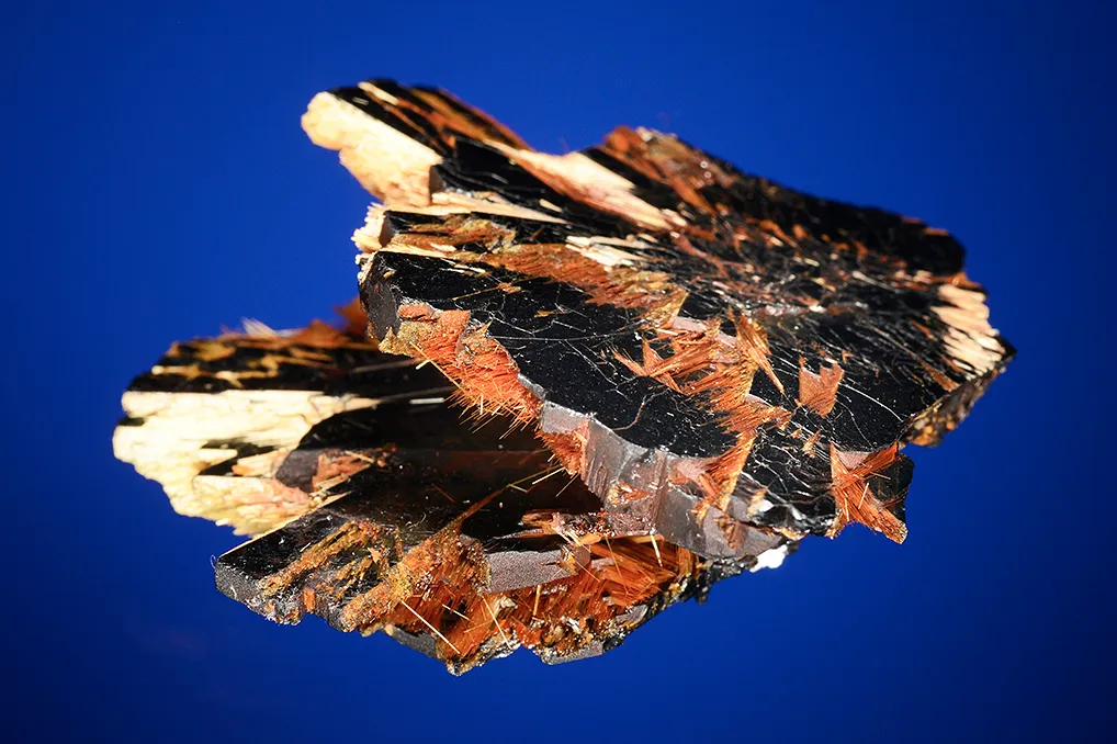 Hematite with Rutile - image 5